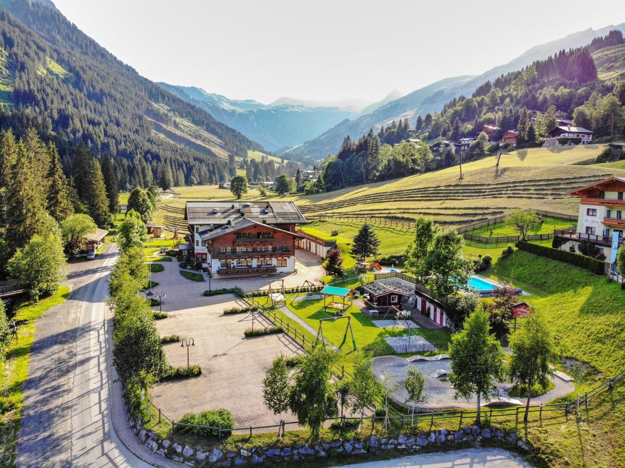 Familienhotel Lengauer Hof Saalbach-Hinterglemm Exterior foto